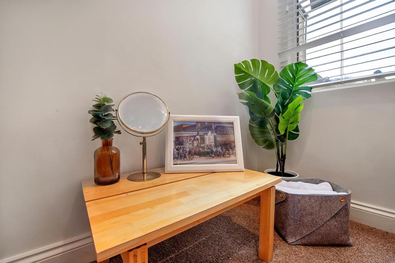 Finding My Palace Guest House In Tooting ミッチャム エクステリア 写真