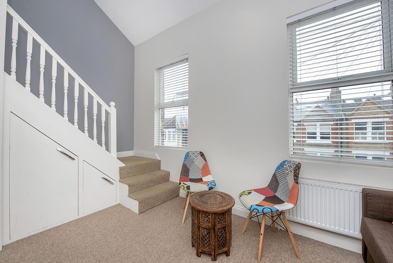 Finding My Palace Guest House In Tooting ミッチャム エクステリア 写真