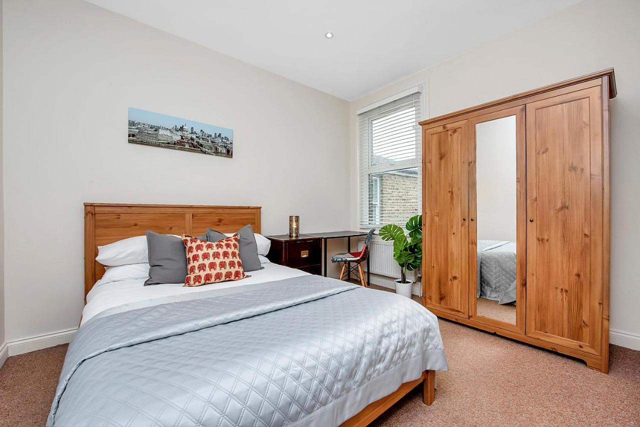 Finding My Palace Guest House In Tooting ミッチャム エクステリア 写真